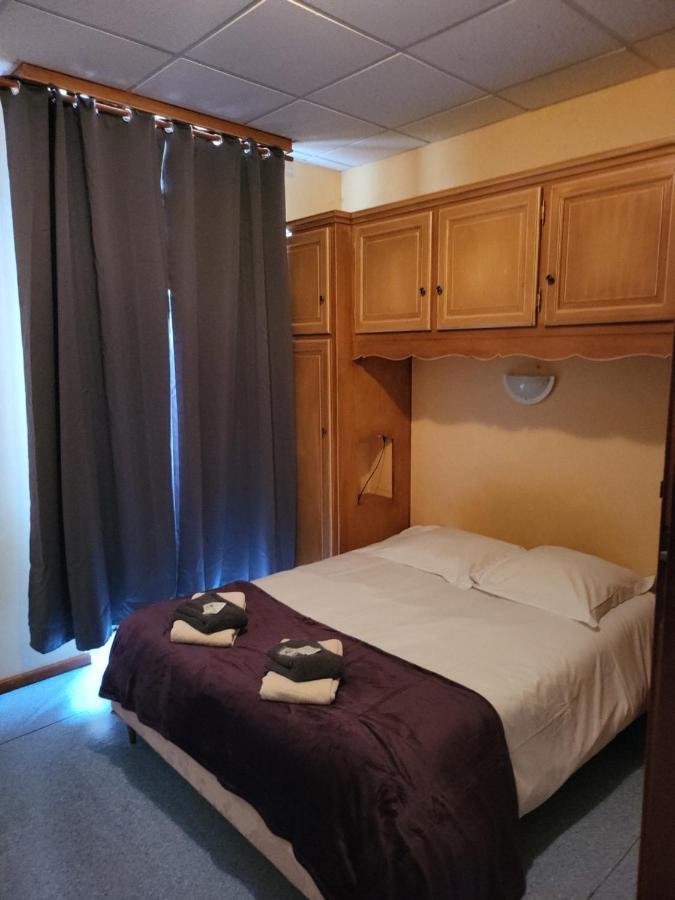 Le Clos Fleuri Bourg-de-Thizy Екстер'єр фото